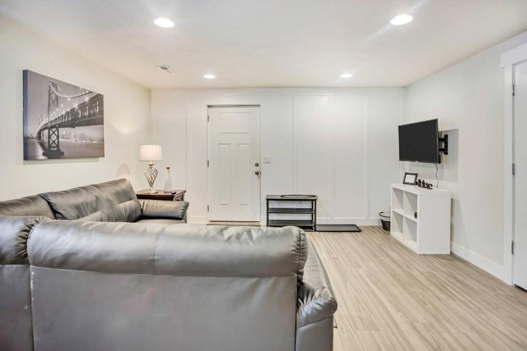 New Furnished 2Bd Apt! Great For Long Stays Vineyard Exterior foto